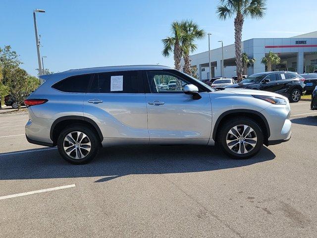 used 2023 Toyota Highlander car, priced at $36,333