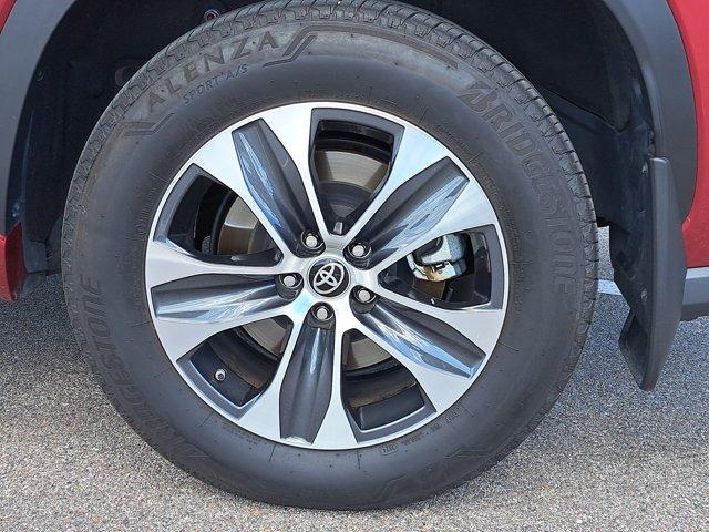 used 2025 Toyota Highlander Hybrid car, priced at $47,634