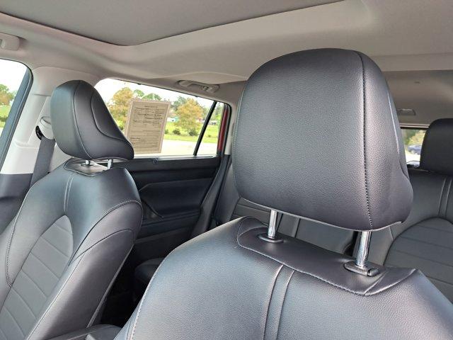 used 2025 Toyota Highlander Hybrid car, priced at $47,634