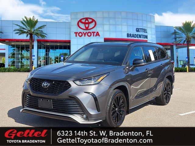 used 2023 Toyota Highlander car, priced at $35,747