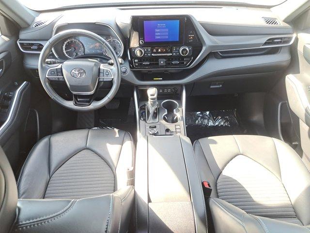 used 2023 Toyota Highlander car, priced at $35,747