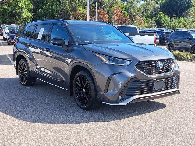 used 2023 Toyota Highlander car, priced at $35,747