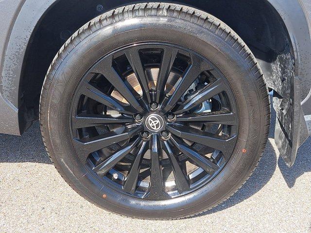 used 2023 Toyota Highlander car, priced at $35,747