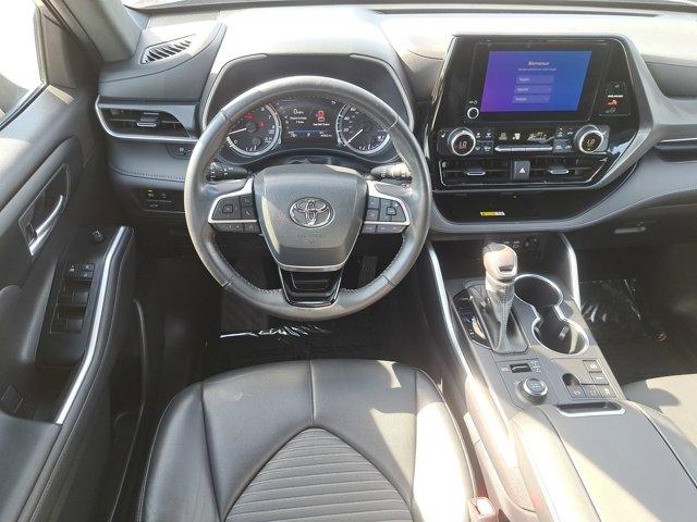used 2023 Toyota Highlander car, priced at $35,747