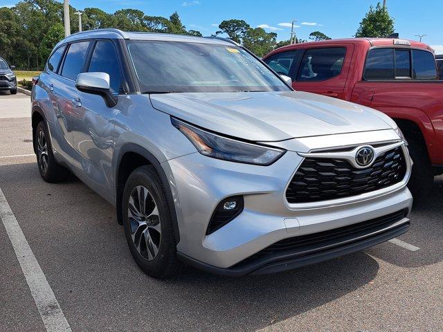 used 2023 Toyota Highlander car, priced at $35,810