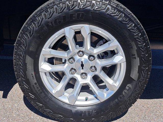 used 2025 Chevrolet Silverado 1500 car, priced at $50,729