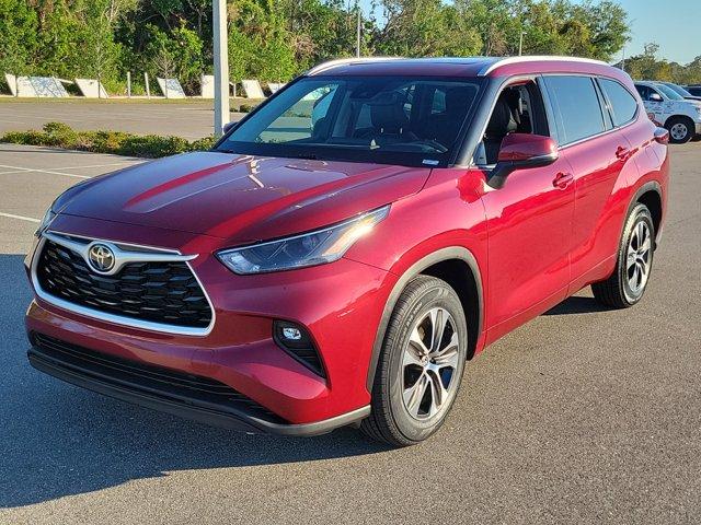 used 2022 Toyota Highlander car, priced at $34,492