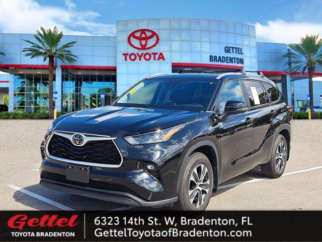 used 2023 Toyota Highlander car, priced at $36,709