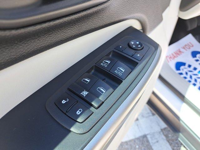 used 2022 Jeep Cherokee car, priced at $23,438