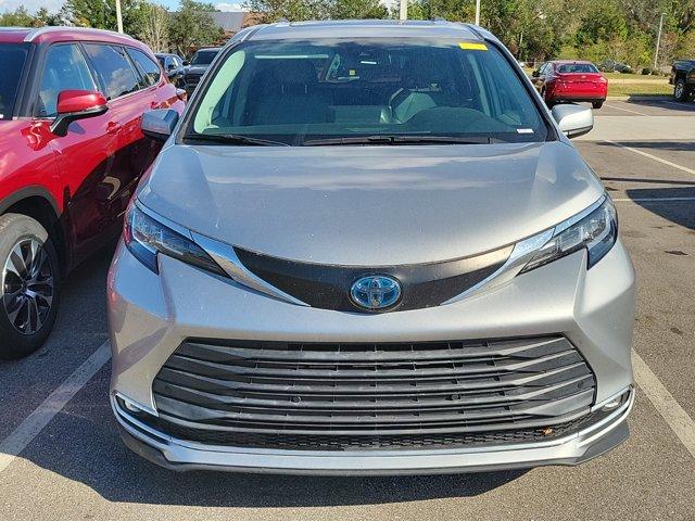 used 2021 Toyota Sienna car