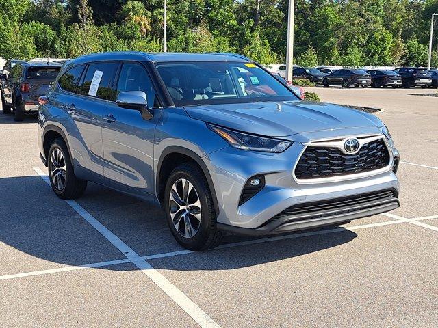 used 2021 Toyota Highlander car, priced at $31,386