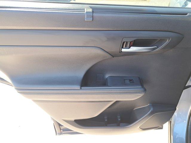 used 2021 Toyota Highlander car, priced at $31,386