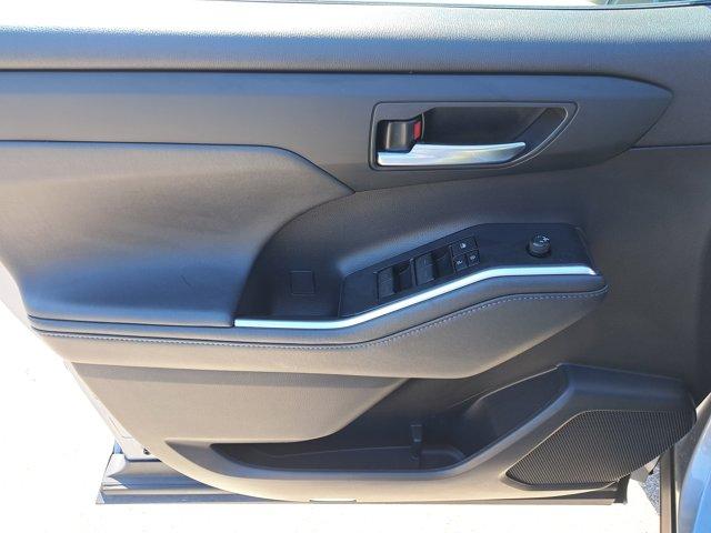 used 2021 Toyota Highlander car, priced at $31,386