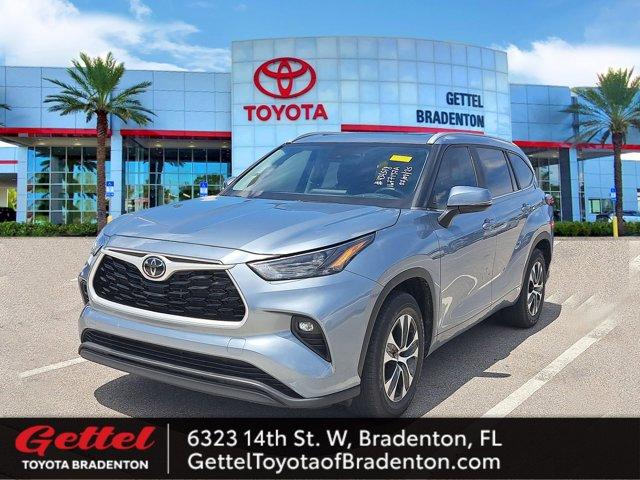 used 2023 Toyota Highlander car, priced at $36,427
