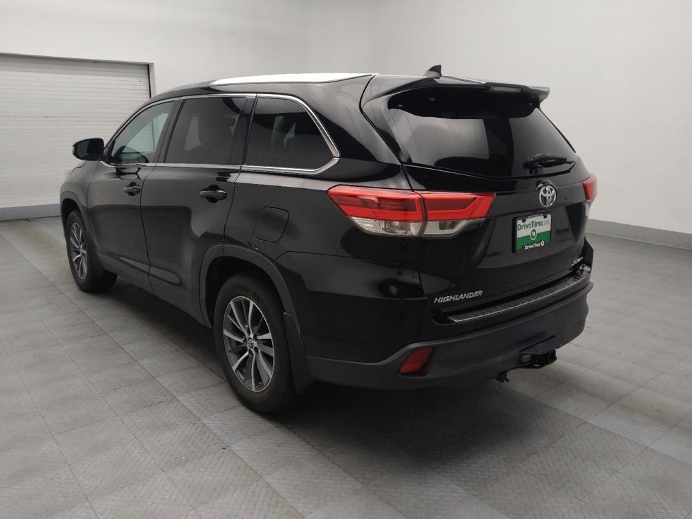 used 2019 Toyota Highlander car, priced at $25,495
