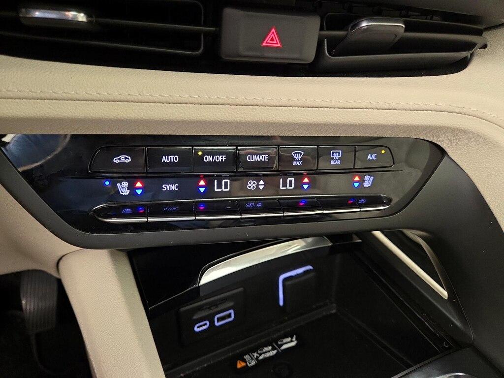 used 2023 Buick Envision car, priced at $29,998