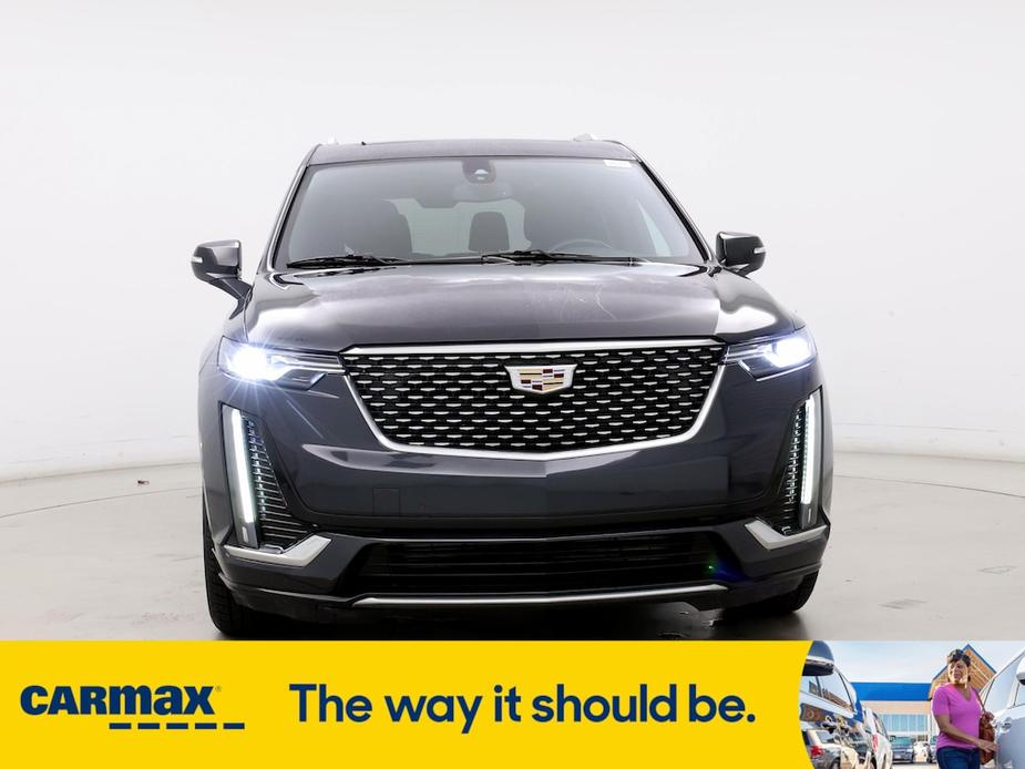 used 2022 Cadillac XT6 car, priced at $33,998