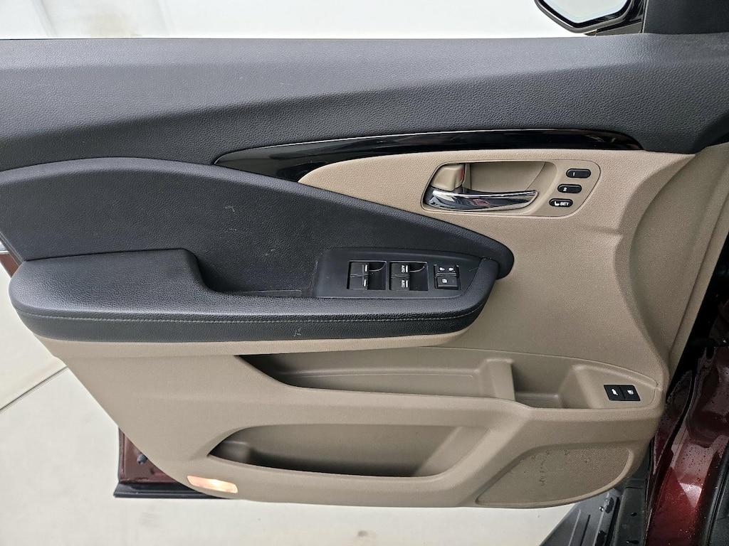 used 2021 Honda Pilot car, priced at $33,998