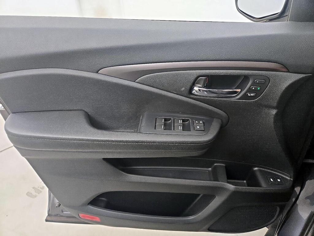 used 2019 Honda Pilot car, priced at $28,998