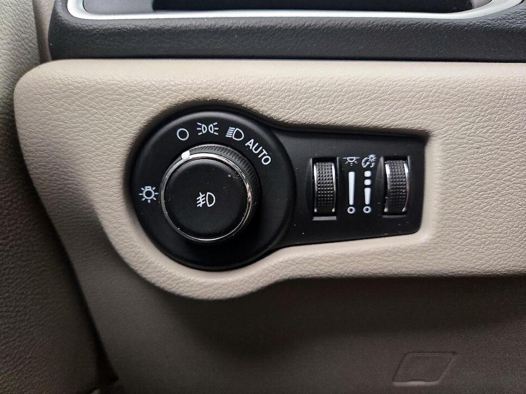 used 2023 Chrysler Pacifica car, priced at $24,998