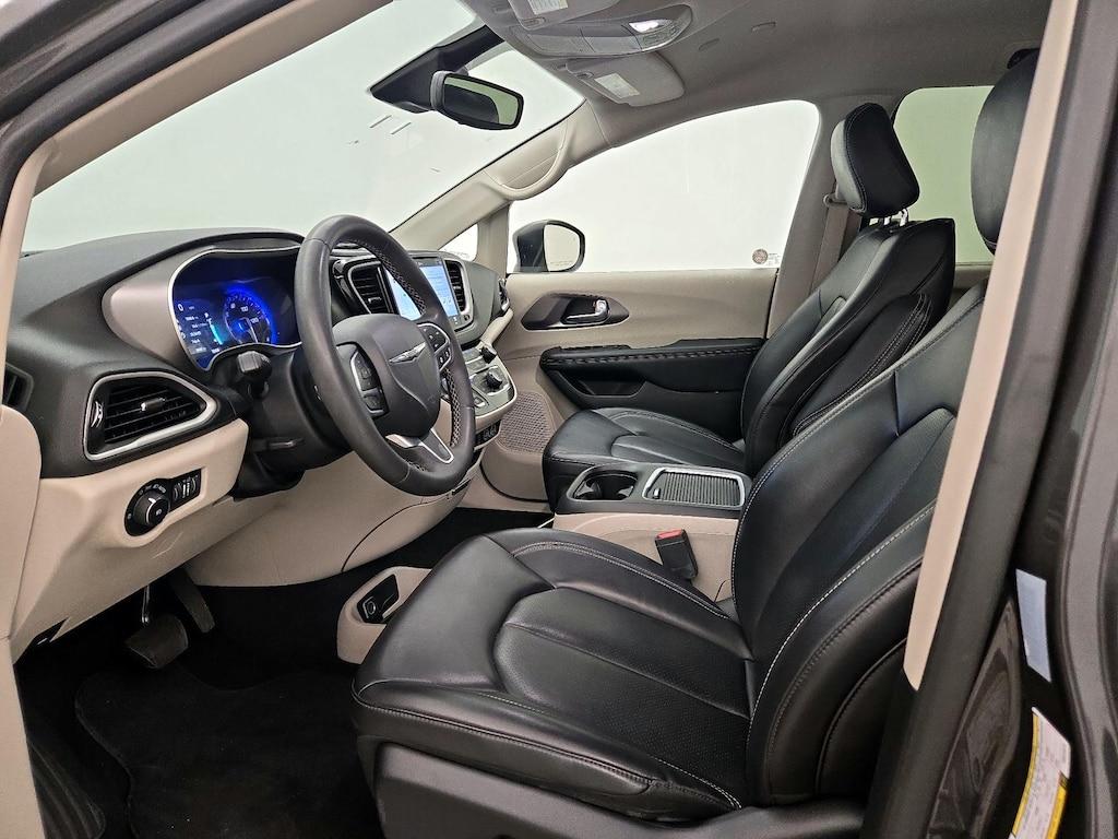 used 2023 Chrysler Pacifica car, priced at $24,998