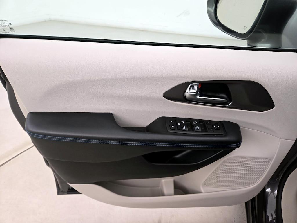 used 2021 Chrysler Pacifica car, priced at $25,998