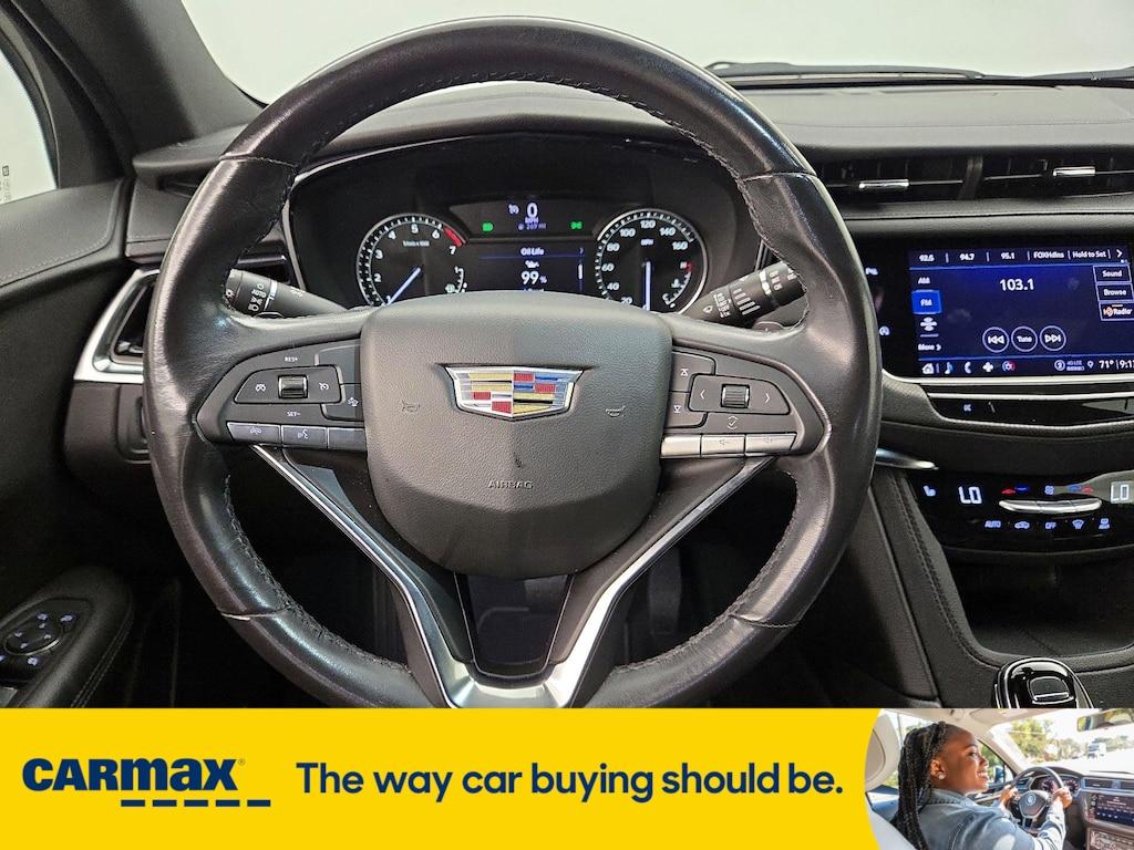 used 2022 Cadillac XT6 car, priced at $32,998
