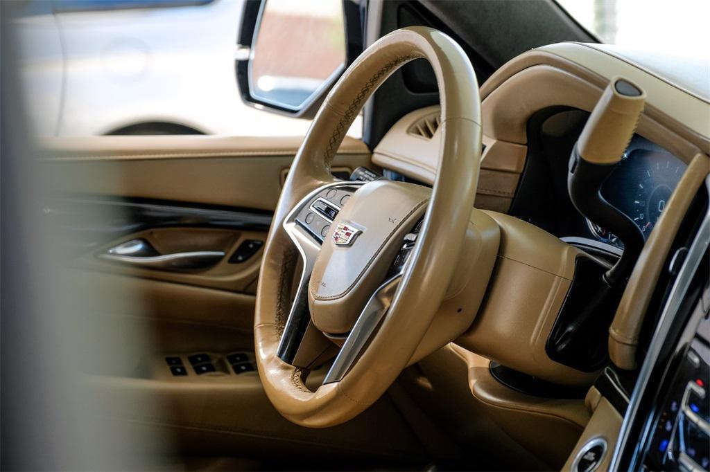 used 2020 Cadillac Escalade ESV car, priced at $37,581