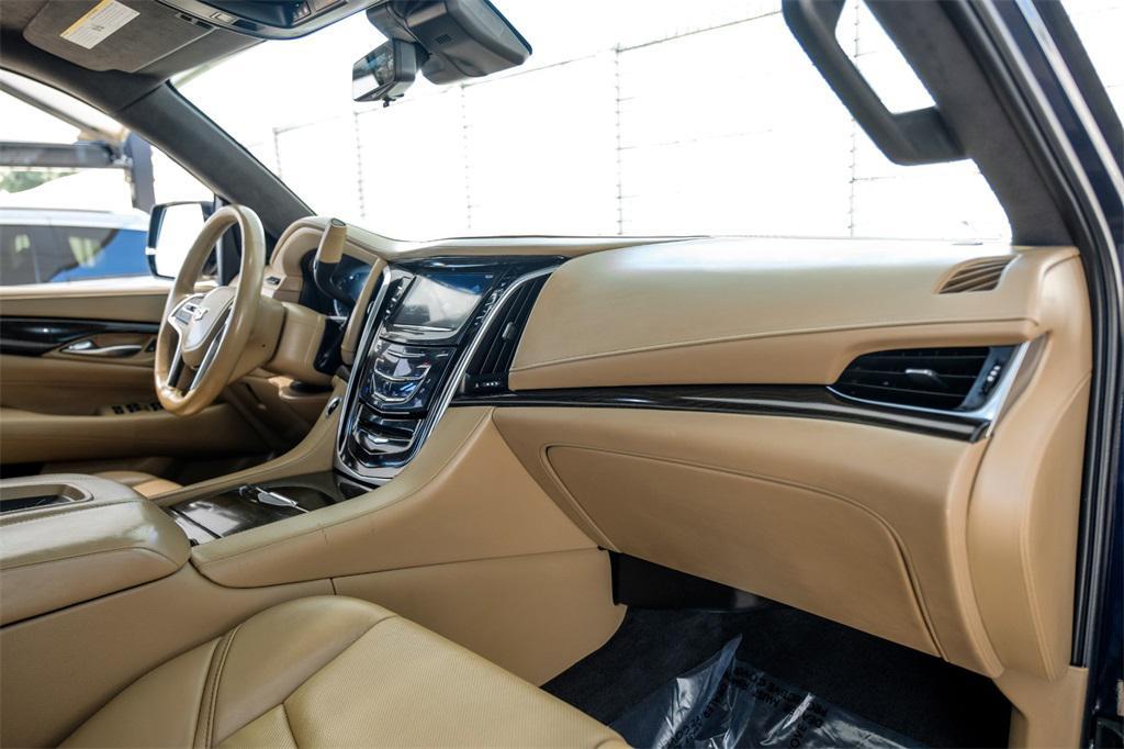 used 2020 Cadillac Escalade ESV car, priced at $37,581