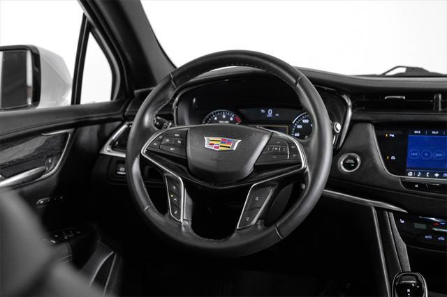 used 2022 Cadillac XT5 car, priced at $28,781