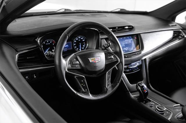 used 2022 Cadillac XT5 car, priced at $28,781