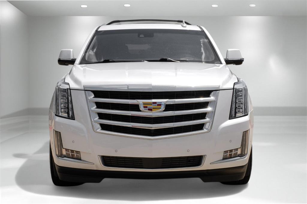 used 2020 Cadillac Escalade car, priced at $36,581