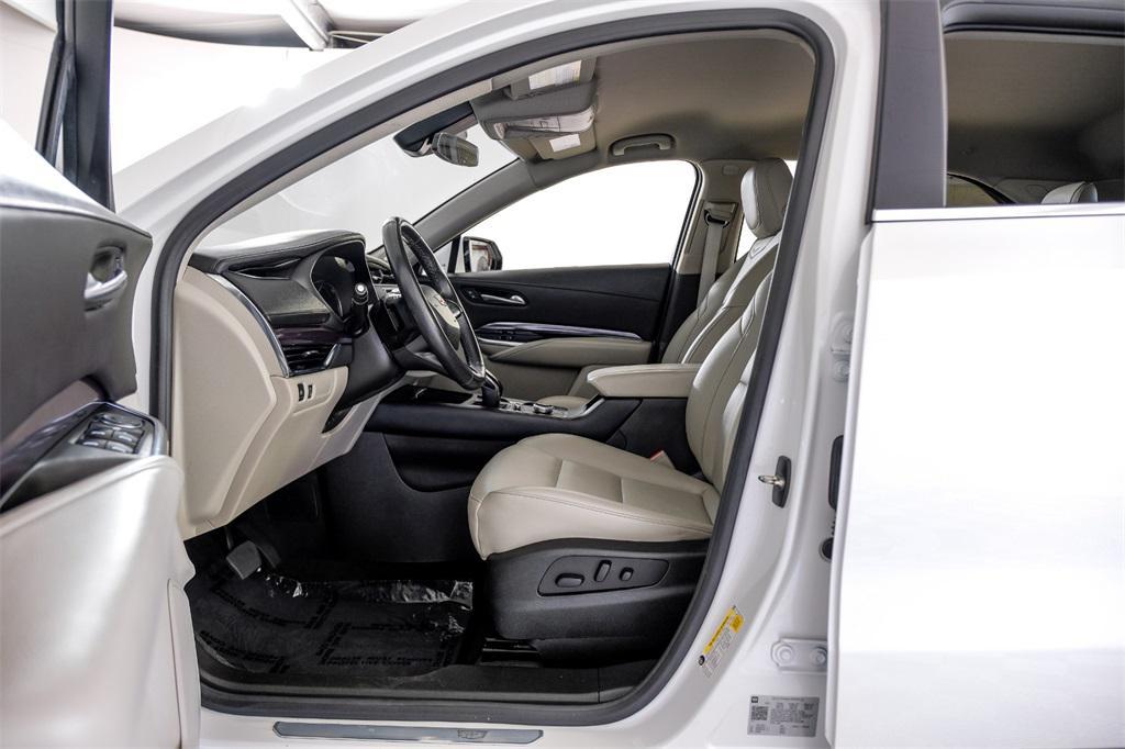 used 2023 Cadillac XT4 car, priced at $23,581