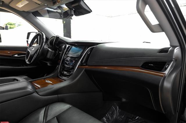 used 2019 Cadillac Escalade ESV car, priced at $35,281