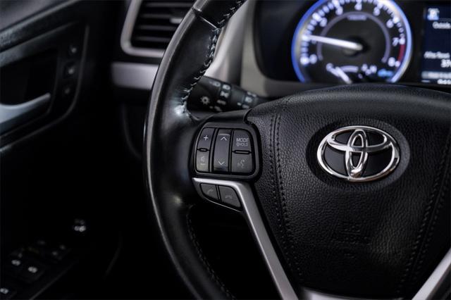 used 2019 Toyota Highlander car, priced at $24,481