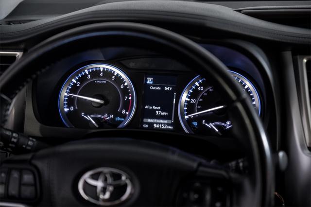 used 2019 Toyota Highlander car, priced at $24,481