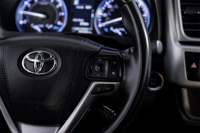 used 2019 Toyota Highlander car, priced at $24,481