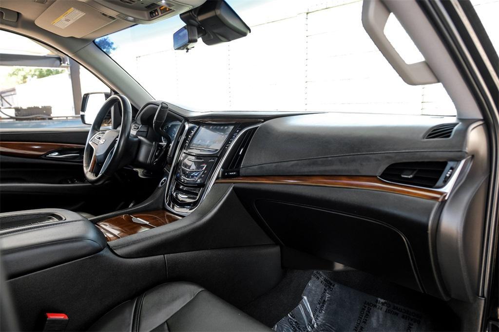used 2018 Cadillac Escalade ESV car, priced at $30,981