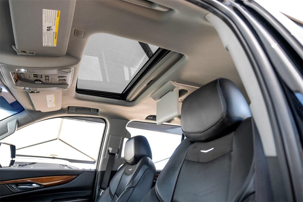 used 2018 Cadillac Escalade ESV car, priced at $30,981