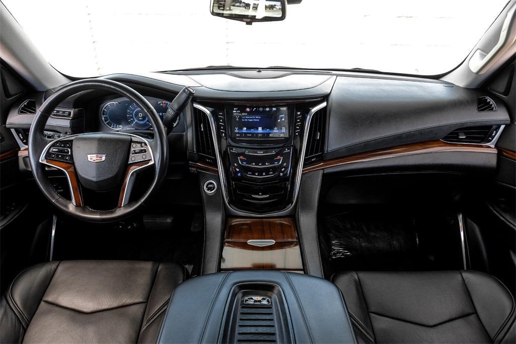 used 2018 Cadillac Escalade ESV car, priced at $30,981