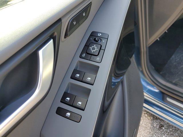 new 2025 Kia Niro car, priced at $37,305