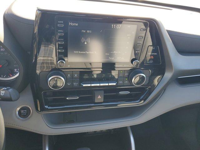used 2021 Toyota Highlander car, priced at $27,886