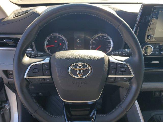 used 2021 Toyota Highlander car, priced at $27,886
