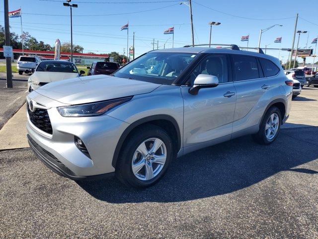 used 2021 Toyota Highlander car, priced at $27,886