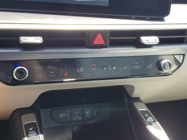 new 2025 Kia Sorento car, priced at $38,675