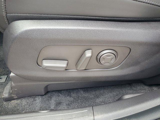 new 2025 Kia Carnival car, priced at $43,570