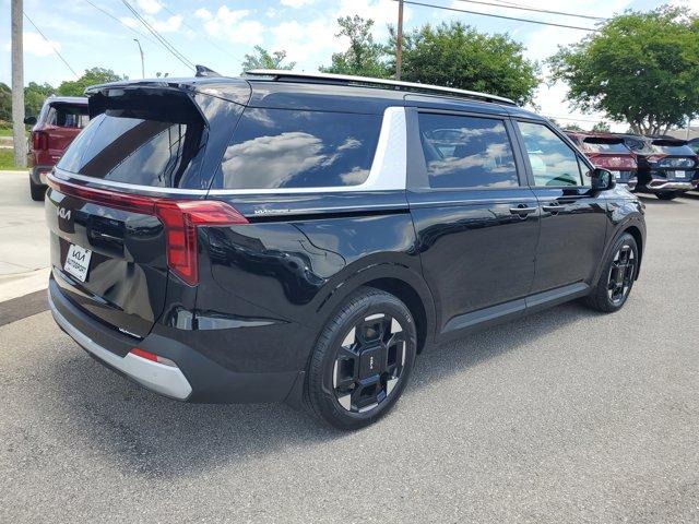 new 2025 Kia Carnival car, priced at $43,570