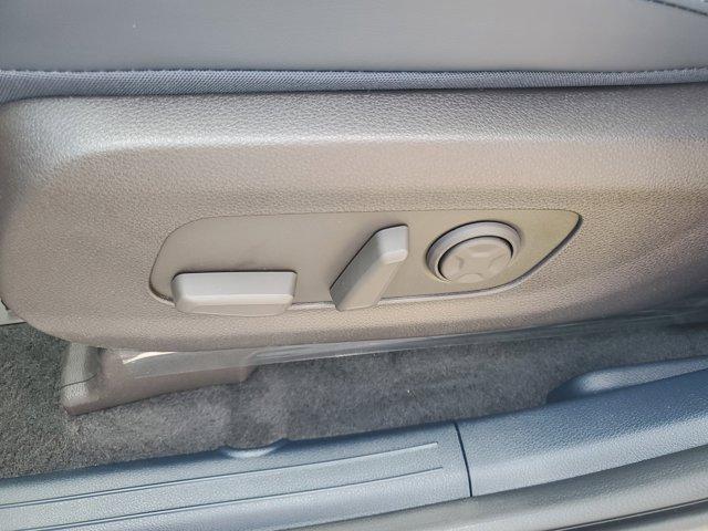 new 2026 Kia Carnival Hybrid car, priced at $51,765
