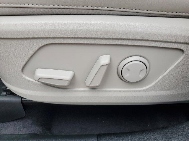 new 2025 Kia Sorento car, priced at $38,675