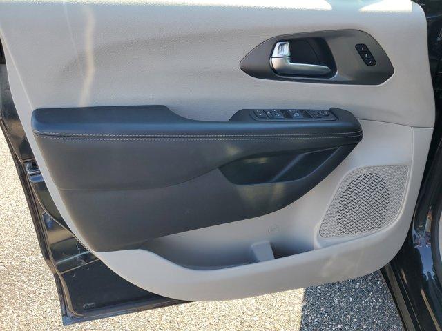 used 2022 Chrysler Pacifica car, priced at $20,467